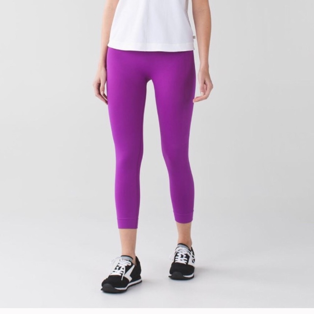 NWT Lululemon Zone In Crop in Violet